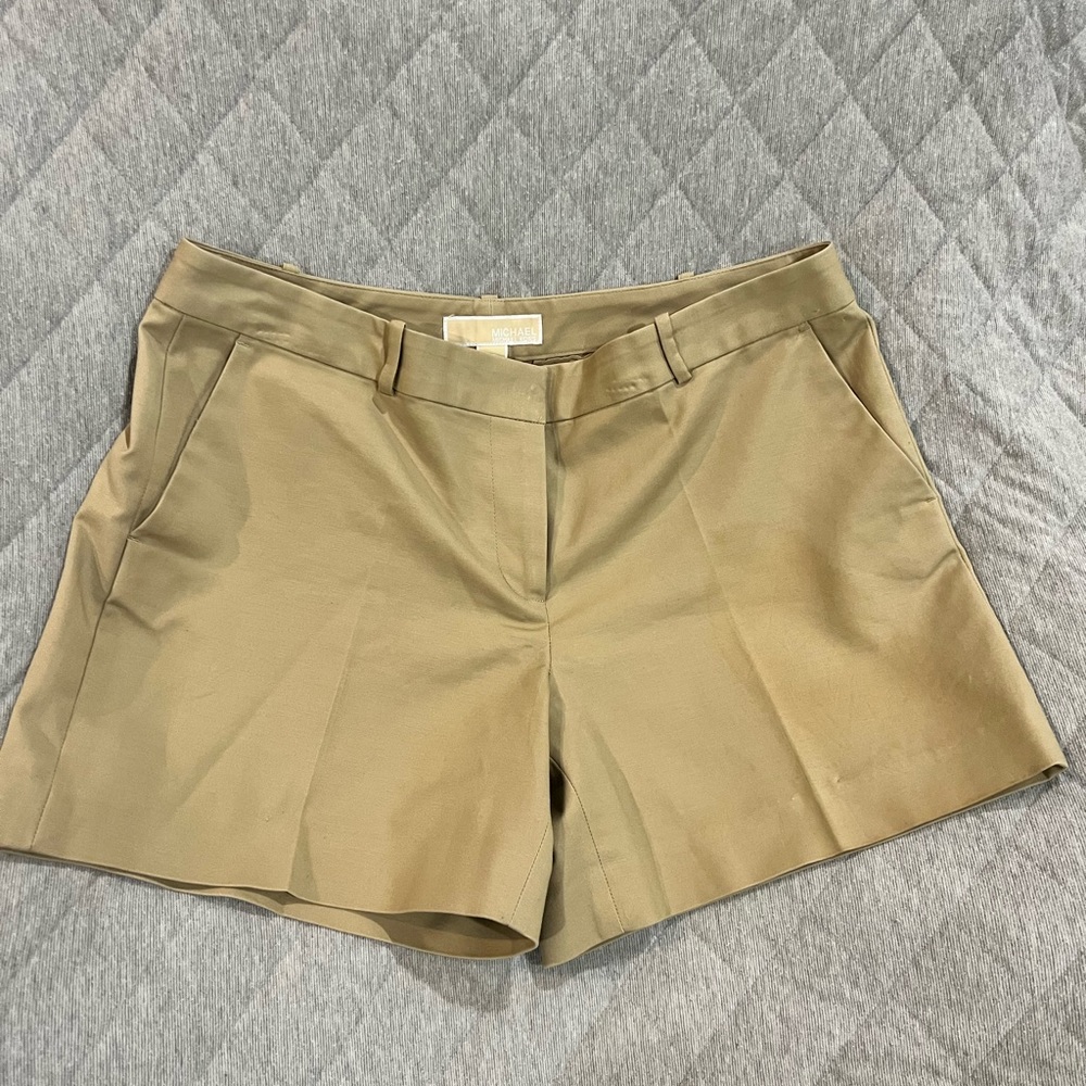 Michael Kors ladies khaki shorts Size 10
